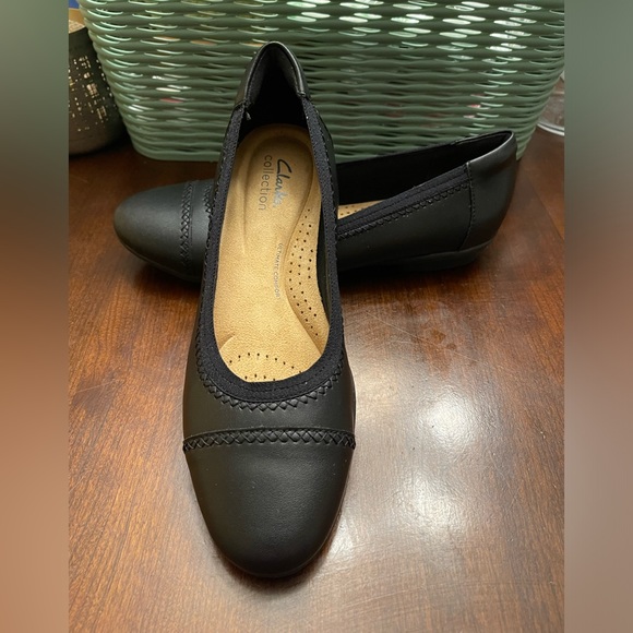 NWOT Clarks Women's, Sara Ballet Flat - Picture 3 of 8